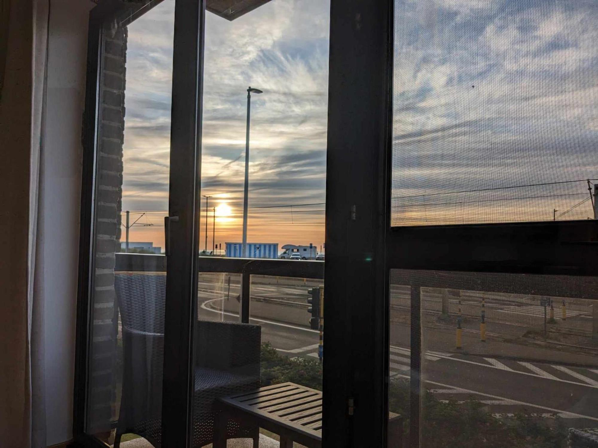 Appartement Vista Linda, Vlak Bij Zeedijk En Oostende